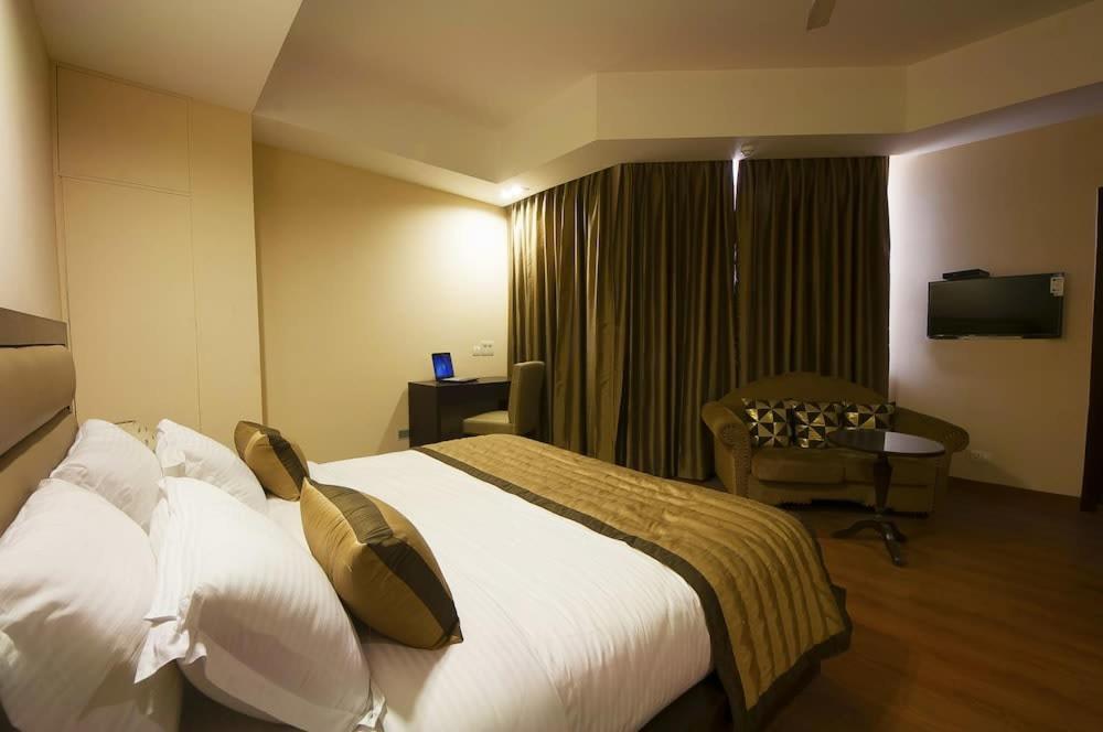Zenith Hotel - Delhi Airport New Delhi Exteriör bild